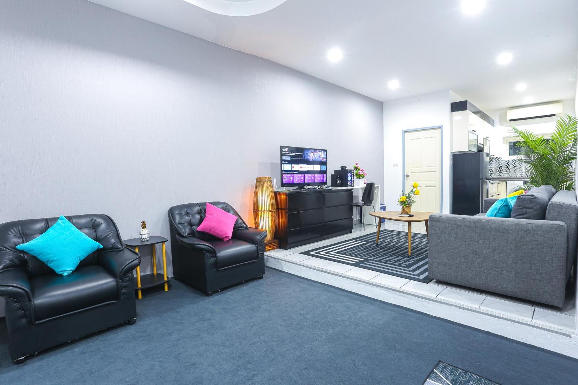 Pool Pattaya Phratamnak C2- 2 Bedroom *
