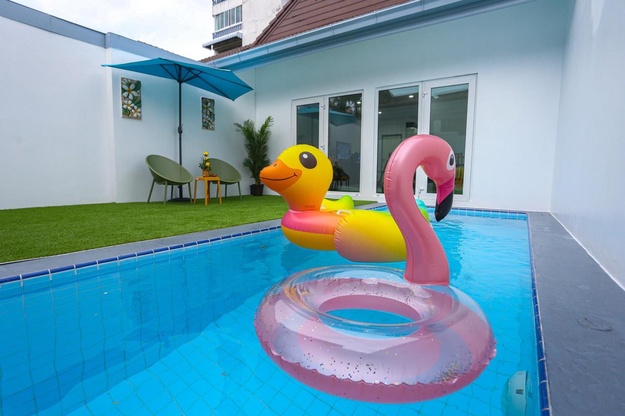 Pool Pattaya Phratamnak C2- 2 Bedroom Villa Jomtien Beach