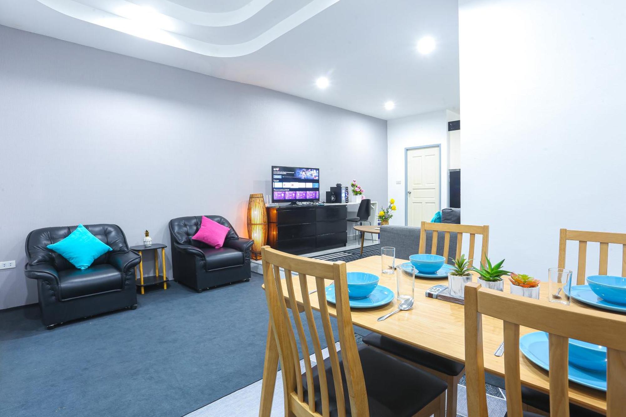 Pool Pattaya Phratamnak C2- 2 Bedroom Villa Jomtien Beach